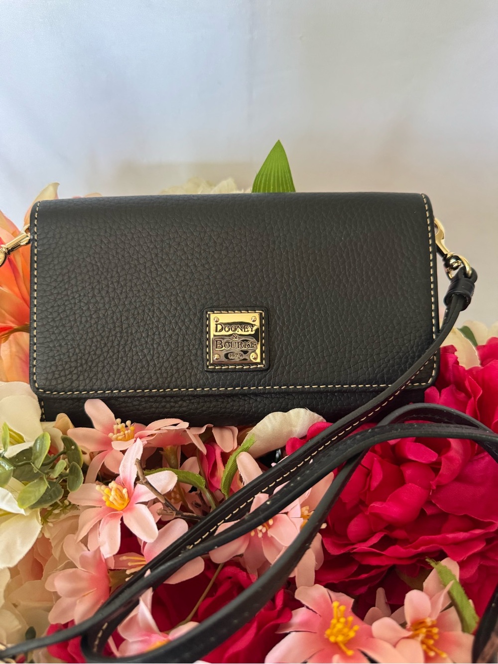 Dooney NWOT pebbled leather crossbody